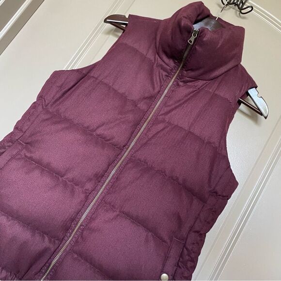 Old Navy Puffer Vest, size small - Picture 1 of 6